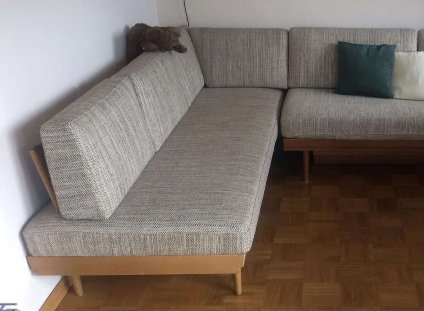60er Jahre Sofa mit losen Polstern, vorher