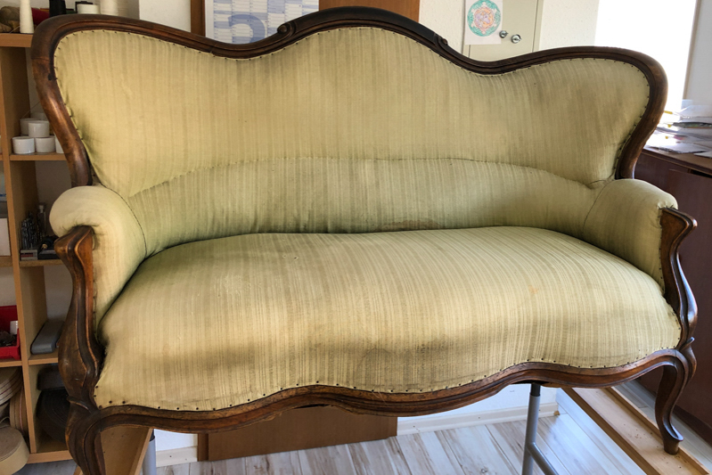 Louis-Philippe Sofa, vorher