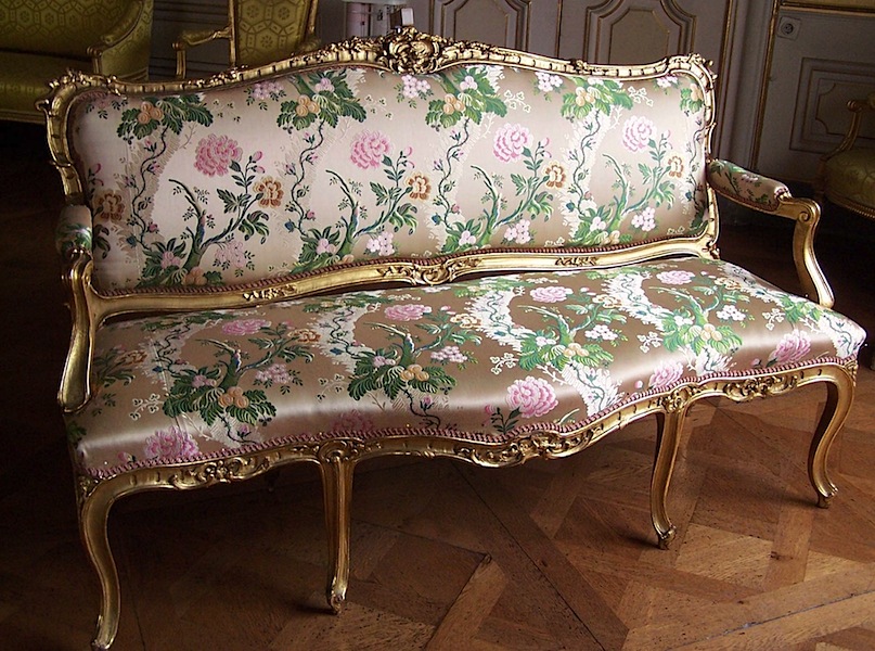 Rokoko-Sofa (Restaurierungsarbeit für das Schloss Ludwigsburg), nachher